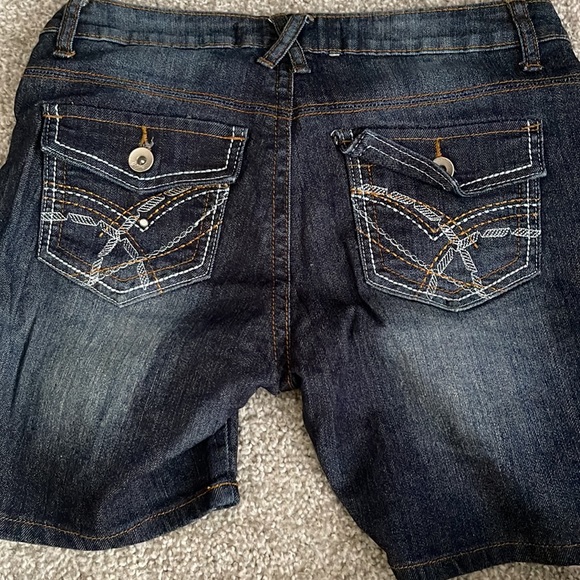 Summer Shorts - Picture 2 of 3